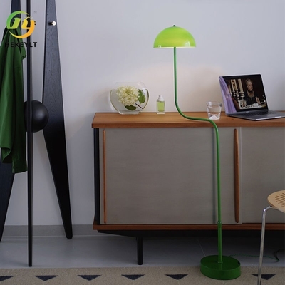 스탠드 램프 창조적 연구 침실 임상 콩나물 램프의 옆에 방 소파를 하는 에메랄드 녹색 대기 램프