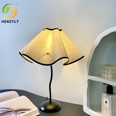 현대 LED 침대 옆 테이블 램프 잎자루 우산 타입 S-바르 금속 침실 호텔 테이블 램프